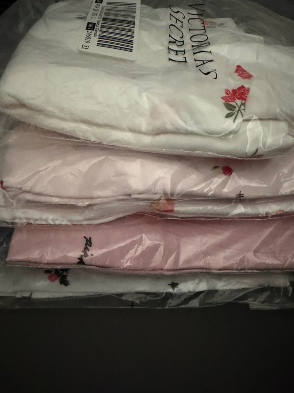 Victoria's Secret Tees - Lot of 6 White, Pink, Navy Floral & Logo Pack - Picture 3 of 3